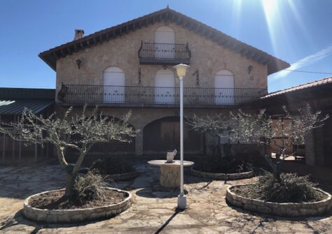 CHALET EN ALBELDA DE IREGUA