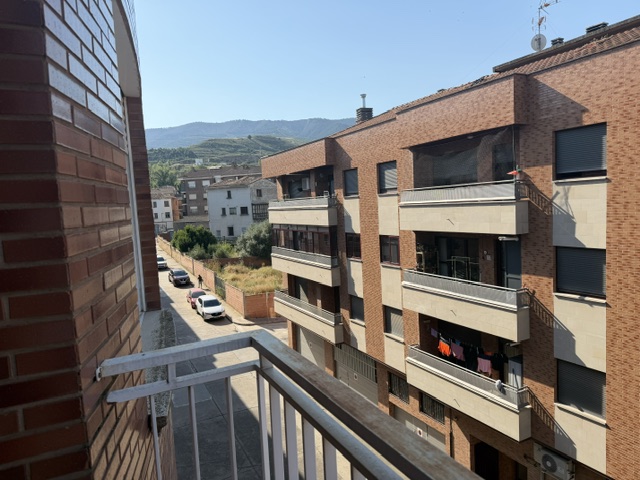 PISO EN ALBELDA DE IREGUA CALLE GOMESANO